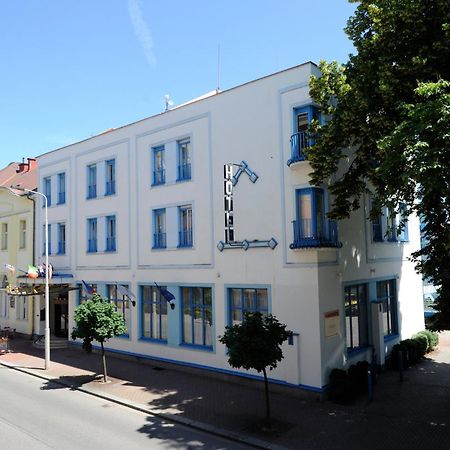 Hotel Zlata Stika ปาร์ดูบิตเซ ภายนอก รูปภาพ