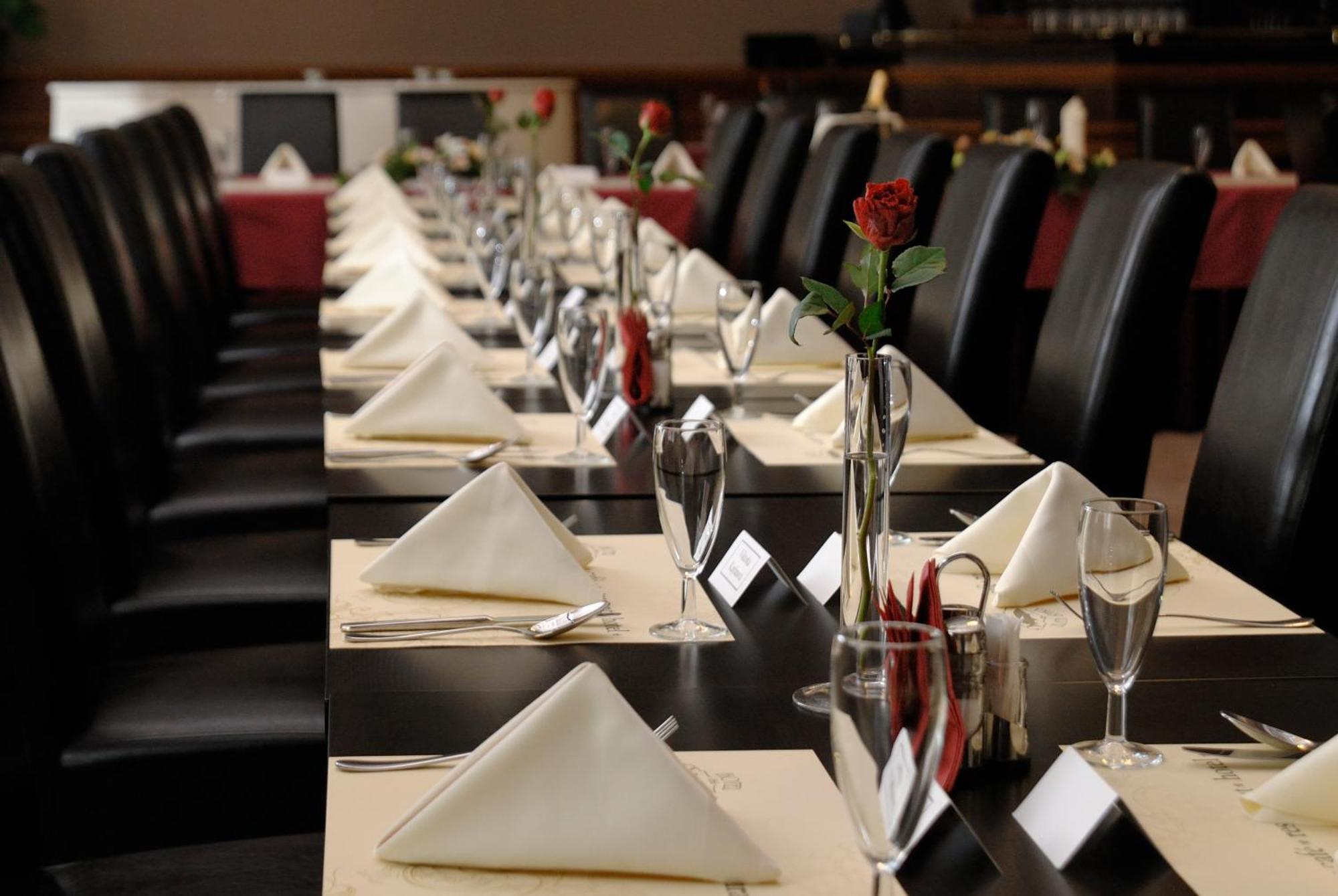 Hotel Zlata Stika ปาร์ดูบิตเซ ภายนอก รูปภาพ