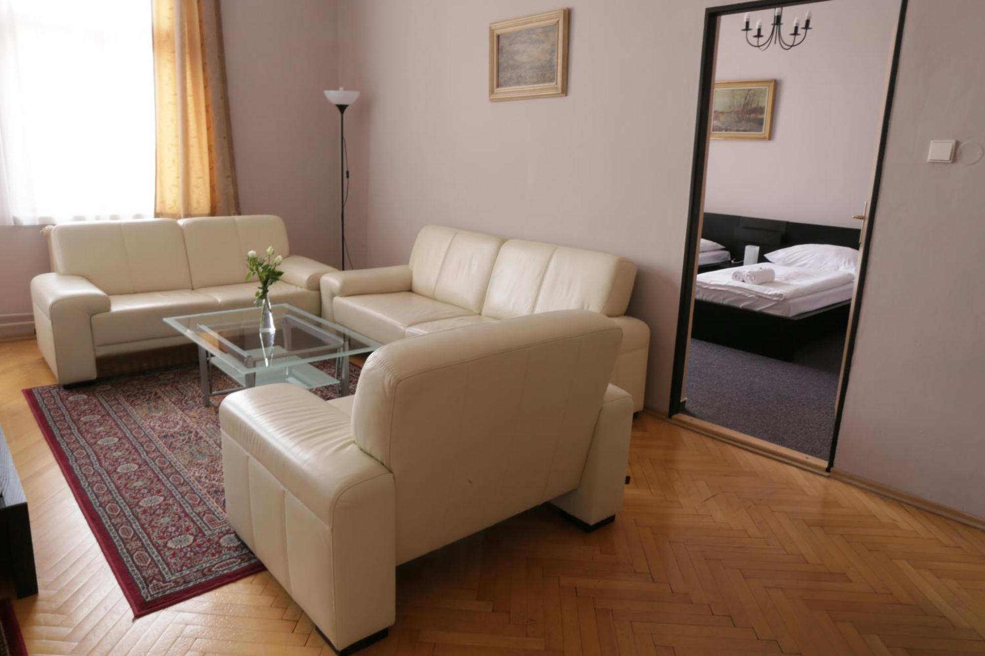 Hotel Zlata Stika ปาร์ดูบิตเซ ห้อง รูปภาพ