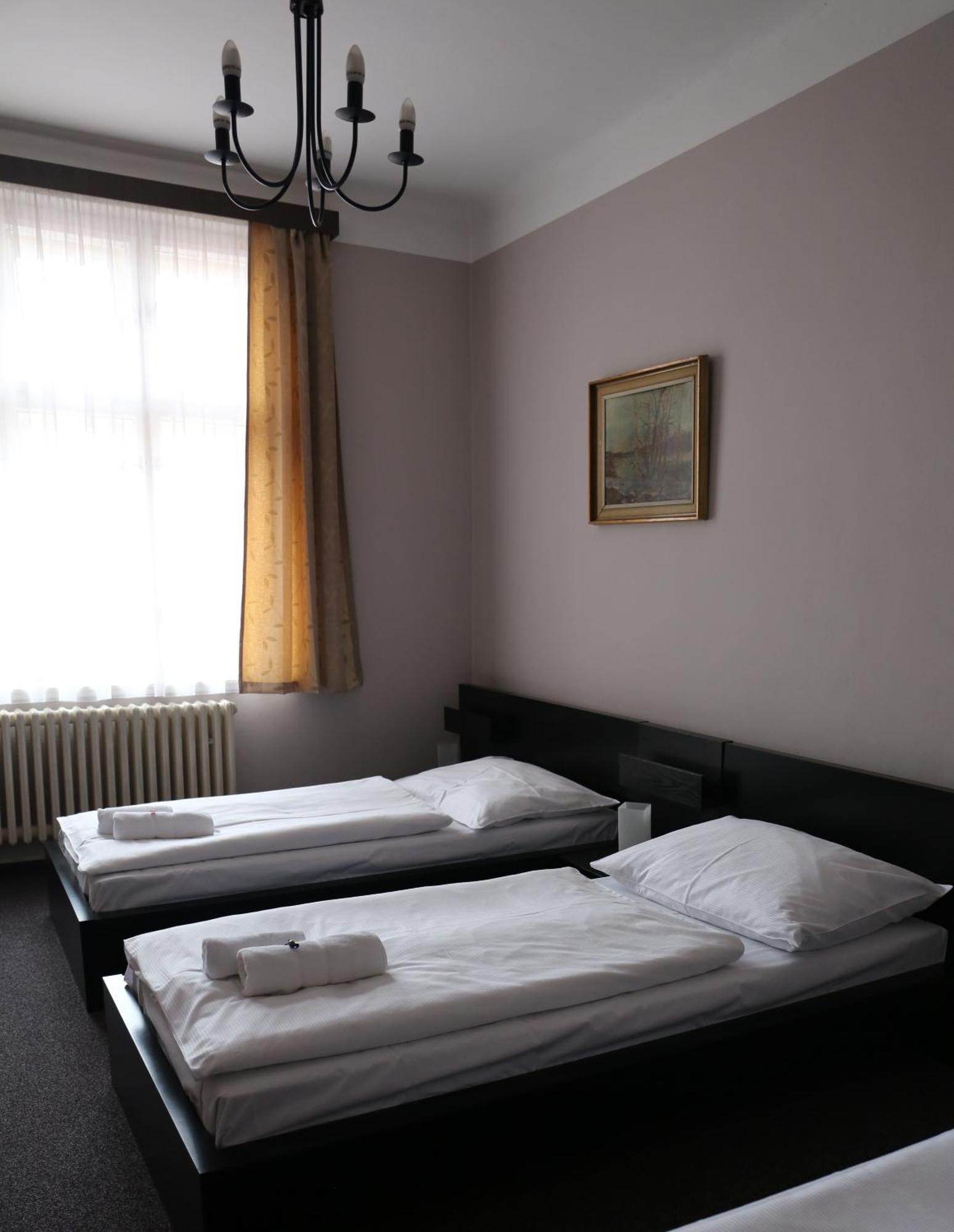 Hotel Zlata Stika ปาร์ดูบิตเซ ห้อง รูปภาพ