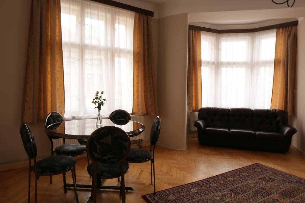 Hotel Zlata Stika ปาร์ดูบิตเซ ภายนอก รูปภาพ